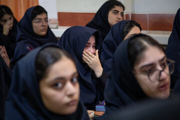 دانش آموزان دبیرستان ۱۷ شهریور رشت، میزبان خانواده شهدای میناب - ۶مهر ۱۴۰۵