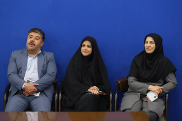 گفتگو ثریا احمدی مدیرکل دفتر مطالعات فرهنگی جهاددانشگاهی، سمانه عنبری، مدیرکل راهبری امور فرهنگی جهاددانشگاهی و امین جانی پور، مدیرکل دفتر برنامه‌ریزی و توسعه فرهنگی جهاددانشگاهی از خبرگزاری ایسنا و ایکنا 
