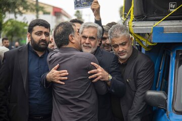 «حمید رضا ناطق نوری» فرزند احمد ناطق نوری در مراسم تشییع پیکر پدرش احمد ناطق نوری - شهرستان نور