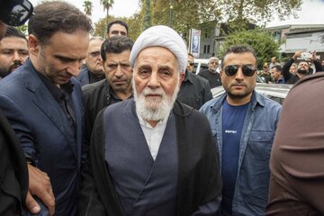 حضور«علی‌اکبر ناطق نوری» در مراسم تشییع و تدفین پیکر احمد ناطق نوری - نور