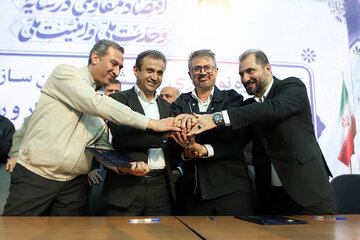 انعقاد چند قرارداد و همکاری در شرکت پالایشگاه ایرانول در سفر وزیر تعاون، کار و رفاه اجتماعی به خوزستان