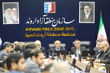 نشست وزیر عاون، کار و رفاه اجتماعی با فعالان اقتصادی و مسئولان استانی در سفر به خوزستان