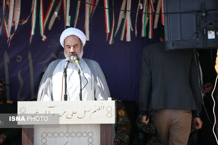 نماینده ولی فقیه در سیستان وبلوچستان: دشمن با دوقطبی‌سازی به‌دنبال تضعیف وحدت مردم است