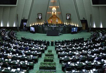 مجلس از توضیحات وزیر راه درباره وضعیت مسکن قانع شد
