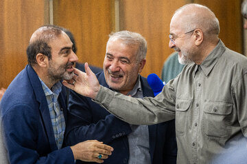  محمد باقر قالیباف، رئیس مجلس شورای اسلامی در جلسه علنی وبیناری مجلس - سه شنبه ۷ مهر