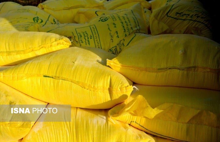 کشف بیش از ۱۹ تن آرد احتکاری در قم