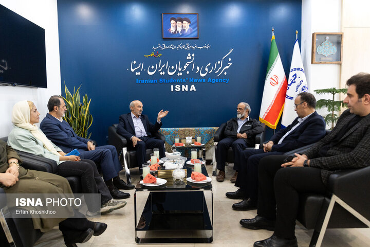 رئیس دانشگاه تهران از ایسنا بازدید کرد