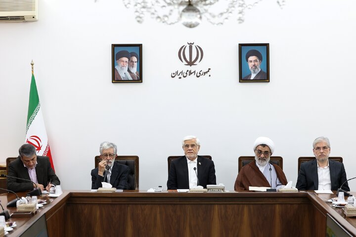 عارف: شورای عالی انقلاب فرهنگی عملکرد ۴ دهه گذشته خود را مورد بازنگری قرار دهد