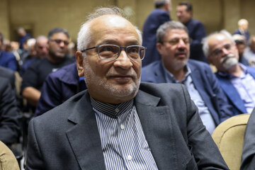 حسین مرعشی در مراسم ختم احمد ناطق نوری