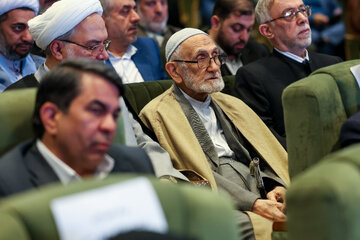سی و سومین اجلاس سراسری نماز - حرم مطهر رضوی