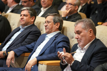عبدالناصر همتی رئیس بانک مرکزی جمهوری اسلامی ایران و مسعود امامی یگانه استاندار اردبیل در همایش ملی«شیوه‌های نوین تأمین مالی بنگاه‌های اقتصادی و زیرساخت» در اردبیل