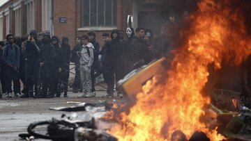سرکوب بیش از ۶۰۰ فرانسوی در اعتراضات دانش‌آموزی