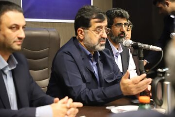 استاندار قم: مدیران استان باید برای گره‌گشایی از مشکلات تولیدکنندگان راهکار ارائه کنند