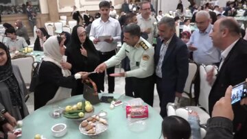  خانواده کارکنان فرماندهی انتظامی آمل تجلیل شدند
