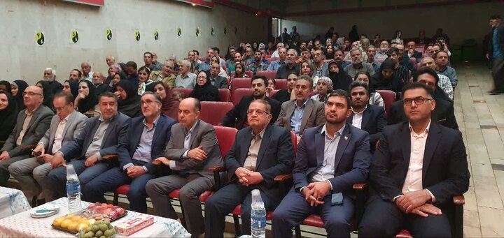 سیزدهمین جشنواره ملی گردوی تویسرکان برگزار شد