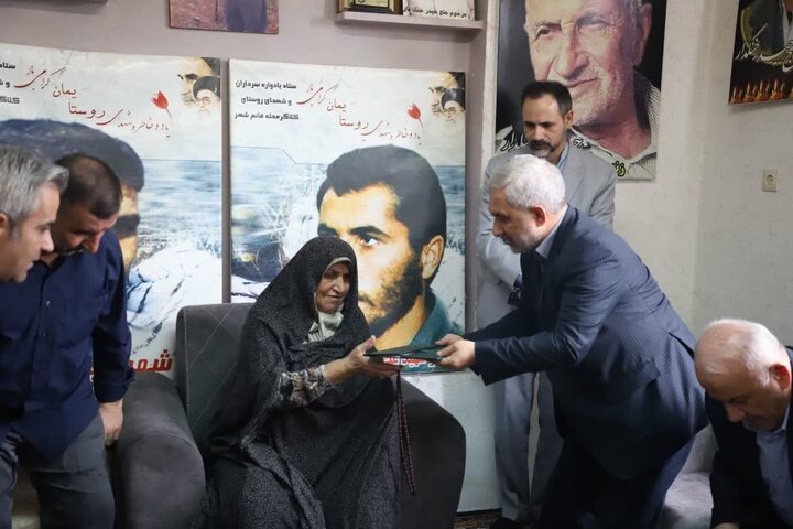 &nbsp;معاون راهبردی و امور مجلس رئیس‌جمهور: خون پاک شهدا، ایران را به قله عزت و اقتدار رساند