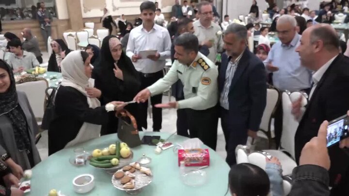  خانواده کارکنان فرماندهی انتظامی آمل تجلیل شدند
