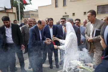 بازدید شهرام ملکی، معاون وزیر راه و شهرسازی از مدرسه شهید دکتر امیر عبداللهیان در بهارستان اصفهان