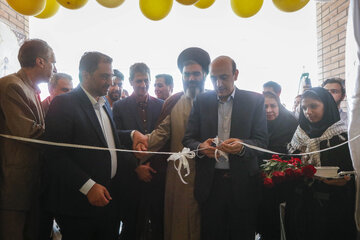 بازدید و افتتاح شهرام ملکی، معاون وزیر راه و شهرسازی از مدرسه شهید دکتر امیر عبداللهیان در بهارستان اصفهان