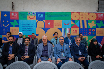 علی قاسم‌زاده، شهردار اصفهان و حامد جعفری، دبیر سی‌وهشتمین جشنواره بین‌المللی فیلم‌های کودکان و نوجوانان - اصفهان