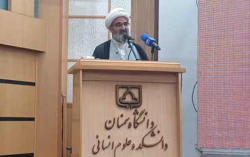 تأکید امام‌جمعه سمنان بر میزبانی از تمامی سلیقه‌ها در تجمعات شب‌های اقتدار