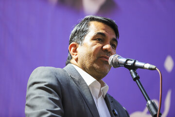 سخنرانی محمد علی طالبی،استاندار در افتتاح هتل سنتی نصر (خانه تاریخی فرخزاد) دربافت تاریخی شهر کرمان  