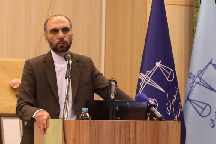 آیین تکریم و معارفه مدیرکل تعزیرات حکومتی چهارمحال و بختیاری برگزار شد