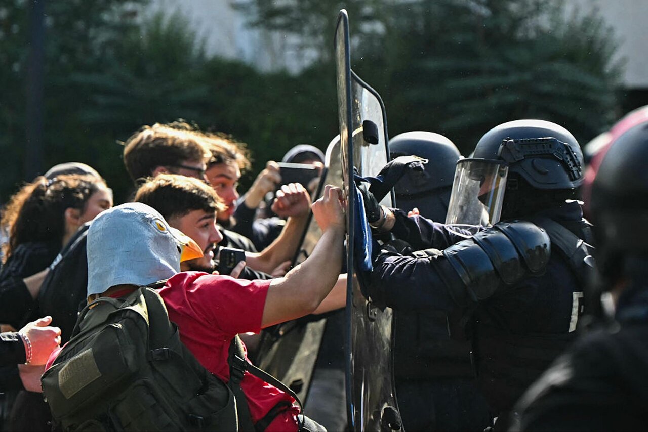 Iran slams France's 'double standards' on human rights amid protest ...