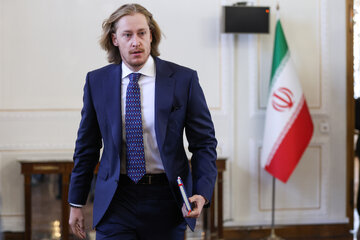 نشست وزیر امورخارجه با سفرا و نمایندگی‌های خارجی مقیم تهران