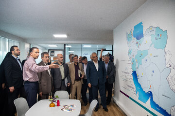 بازدید از اندیشکده توسط علی منتظری، رئیس جهاد دانشگاهی در حاشیه آیین افتتاح اندیشکده اشتغال دانش بنیان
