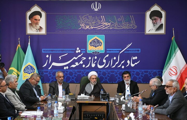 امام جمعه شیراز: گردشگری حلال و سلامت می‌تواند فارس را به قطب جذب سرمایه و مسافر تبدیل کند