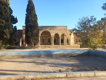 عمارت ۱۲۰ ساله شرکت فرش کرمان به هتل سنتی تبدیل می‌شود 