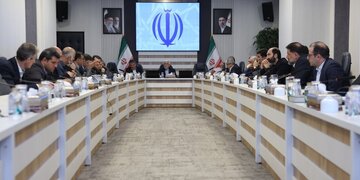 عارف: دولت متعهد است تحت هر شرایطی معیشت مردم را تأمین کند