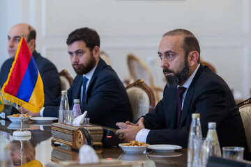 دیدار آرارات میرزویان، وزیر امور خارجه ارمنستان با سید عباس عراقچی، وزیر امور خارجه ایران