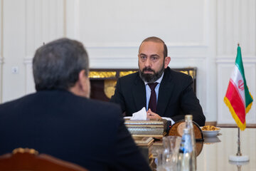 دیدار آرارات میرزویان، وزیر امور خارجه ارمنستان با سید عباس عراقچی، وزیر امور خارجه ایران