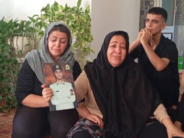 پدر و مادر شهید نظام دست‌گشاده: فرزندمان برای دفاع از وطن و امنیت مردم به شهادت رسید