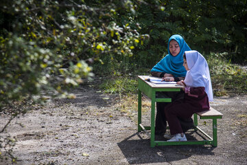 دبستان شهید سلیمانی روستای ازنی؛ مدرسه ای با یک دانش آموز