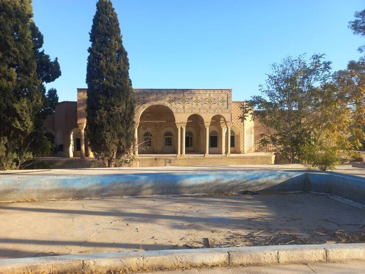 عمارت ۱۲۰ ساله شرکت فرش کرمان به هتل سنتی تبدیل می‌شود 