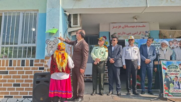 فرماندار میاندورود: معلمان نقش پلیس در ایجاد امنیت را برای دانش‌آموزان تبیین کنند
