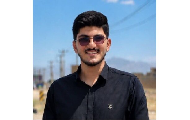 دانش‌آموز خرامه‌ای رتبه ۱۳ کنکور علوم انسانی را کسب کرد
