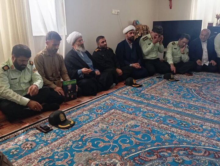 پدر و مادر شهید نظام دست‌گشاده: فرزندمان برای دفاع از وطن و امنیت مردم به شهادت رسید