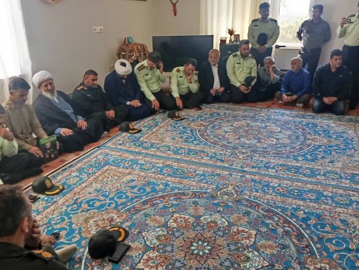 پدر و مادر شهید نظام دست‌گشاده: فرزندمان برای دفاع از وطن و امنیت مردم به شهادت رسید