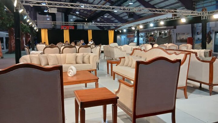 نمایشگاه مبلمان، دکوراسیون و لوستر در بابل آغاز به کار کرد