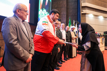 پیرحسین کولیوند، رییس جمعیت هلال احمر در همایش تجلیل از نمونه‌های ترافیکی و برترین‌های پلیس راهور فراجا