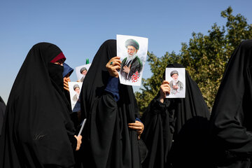 بزرگترین زنجیره انسانی جان‌فدا  - مشهد