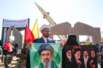 بزرگترین زنجیره انسانی جان‌فدا  - مشهد