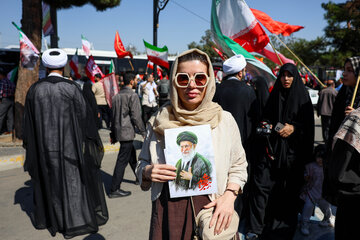 بزرگترین زنجیره انسانی جان‌فدا  - مشهد