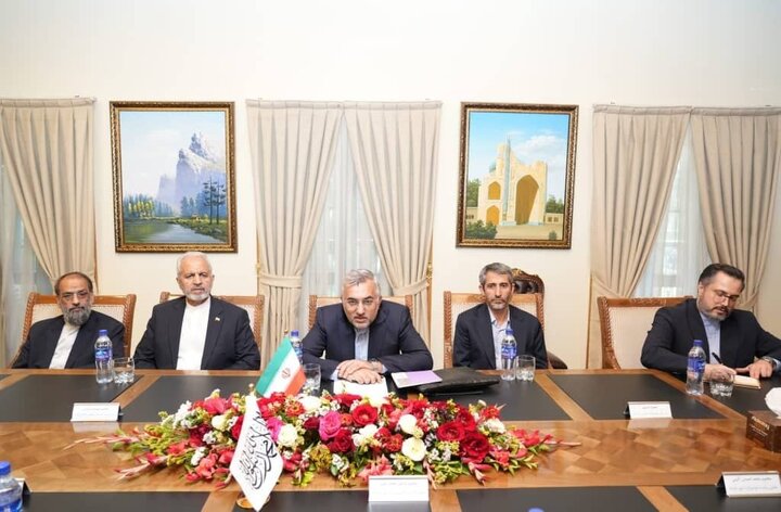 دیدار معاون عراقچی با یک مقام طالبان