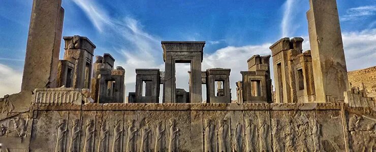 در تخت جمشید حتی یک زن نیست؛ پس این‌همه نام زنانه از کجاست؟