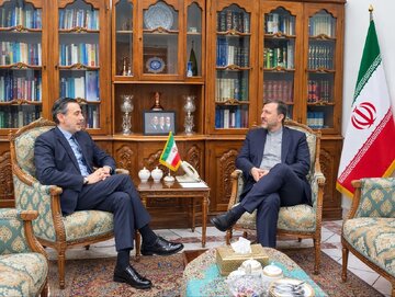 غریب‌آبادی با سفرای هند، ژاپن و اسپانیا در تهران دیدار کرد